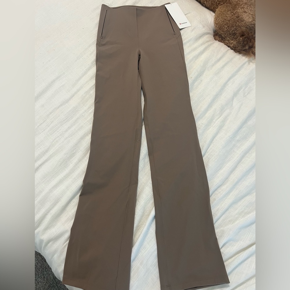 NWT Lululemon Smooth Fit Pull-On High-Rise Pants - Size 4